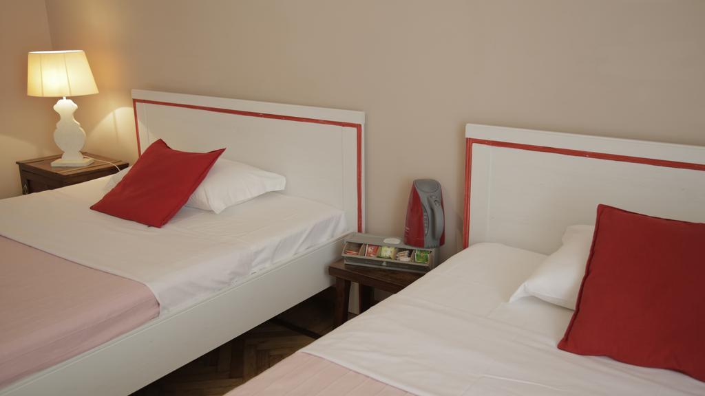 Coral Guest House Rom Exteriör bild